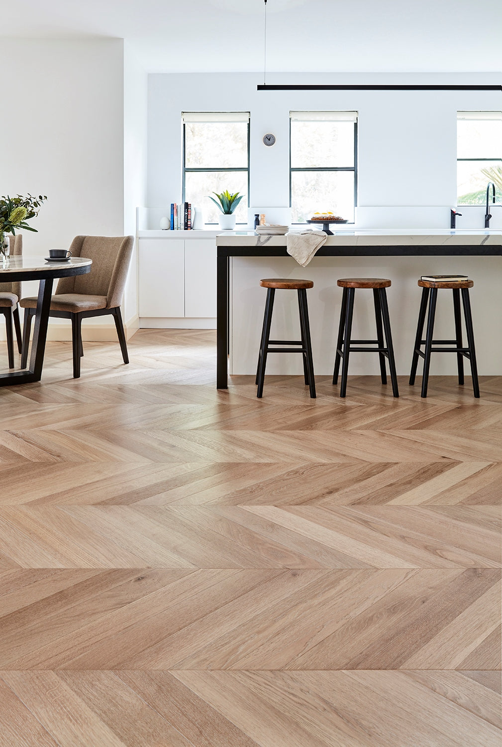 Parquetry vs Herringbone Flooring – What's the Difference?
