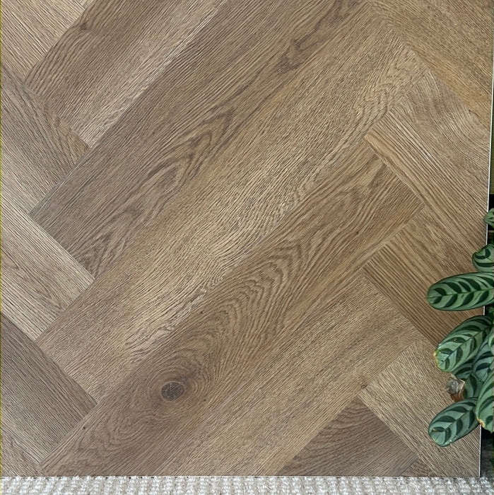 9mm Hybrid Herringbone - Honey Oak (H4242)